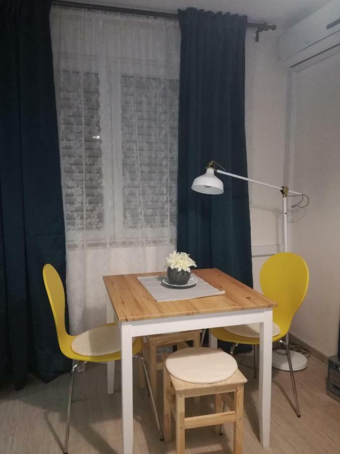 Apartment Life Is Good Split Exterior photo