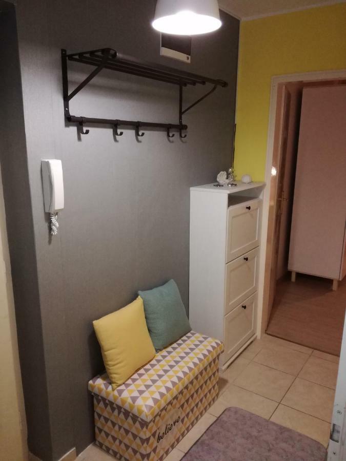 Apartment Life Is Good Split Exterior photo